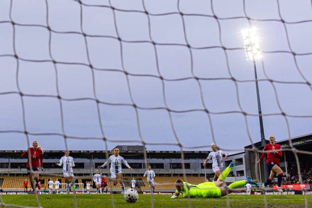 260414 Karina Saevik of Norway scores the 4-0 goal during the FIFA Women s World Cup Qualifier football match between Norway and Slovenia on April 14, 2026 in Lillestrom. Photo: Marius Simensen BILDBYRAN COP 238 VG0919 bbeng dam FIFA World Cup, WM, Weltmeisterschaft, Fussball qualifiers football fotball fotboll landskamp norge norway slovenia slovenien soccer vm kvalik vm-kvalifisering kvinner Copyright: MARIUSxSIMENSEN BB260414BB714