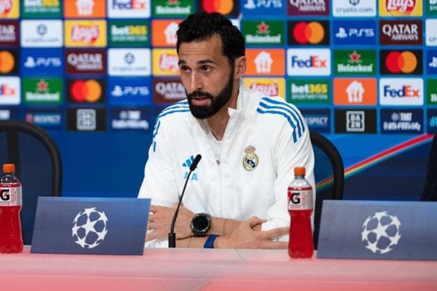 Ãlvaro Arbeloa (Trainer, Real Madrid) bei der Pressekonferenz vor dem Spiel, FC Bayern Muenchen vs Real Madrid, Fussball, Champions League, Viertelfinale, 14.04.2026, Muenchen Bayern Deutschland