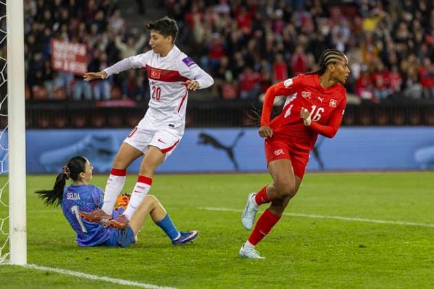 14 04 2026, Zurich, Letzigrund, European Qualifiers Women: Switzerland - Turkey, Aurelie Csillag of Switzerland celebrating her second goal Zurich Letzigrund Zurich Switzerland Copyright: xJustPictures.ch PascalxKesselmarkx jp-en-PaKe-_62B0918