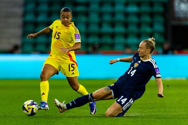 Scotland Women v Belgium Women, Women s World Cup Qualifier Rachel McLauchlan (14 - Scotland) slides in on Mariam Toloba (15 - Belgium) during the Women s World Cup Qualifier match between Scotland Women and Belgium Women at Easter Road, Edinburgh, UK on 14 April 2026. Editorial use only , Copyright: xRaymondxDaviesx PSI-24059-0019