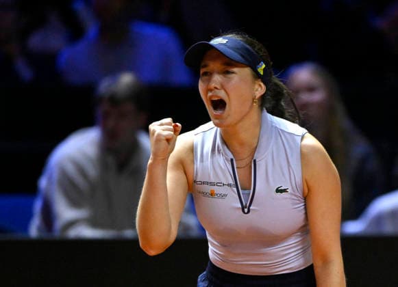 Eva Lys (GER) Jubel Freude Emotion Gestik Geste Tennis Damen Porsche-Cup Porsche Tennis Grand Prix GP Stuttgart 2026 Porsche Arena 11-19.04.2026 DFL REGULATIONS PROHIBIT ANY USE OF PHOTOGRAPHS AS IMAGE SEQUENCES AND OR QUASI-VIDEO Tennis Damen Porsche-Cup Porsche Tennis Grand Prix GP Stuttgart 2026
