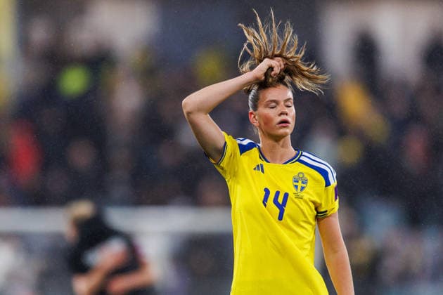 260414 Bella Andersson of Sweden looks dejected after the FIFA Women s World Cup Qualifier football match between Sweden and Denmark on April 14, 2026 in Gothenburg. Photo: Michael Erichsen BILDBYRAN COP 89 CS0928 fotboll football soccer fotball vm-kval kval fifa womens world cup qualifier qualifier sverige sweden danmark denmark dam bbeng women kvinner depp Copyright: MICHAELxERICHSEN BB260414MI061