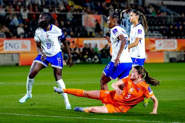 BREDA - Netherlands player Renee van Asten scores the 1-0 during the European qualifying match between the Netherlands and France at Rat Verlegh Stadium on April 14 in Breda, the Netherlands. (Photo by DeFodi Images) -