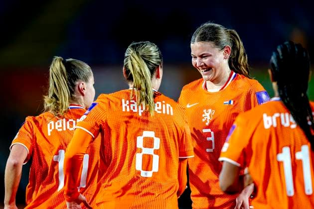 BREDA - Netherlands player Renee van Asten scores the 1-0 and celebrates her goal during the European qualifying match between the Netherlands and France at Rat Verlegh Stadium on April 14 in Breda, the Netherlands. (Photo by DeFodi Images) -