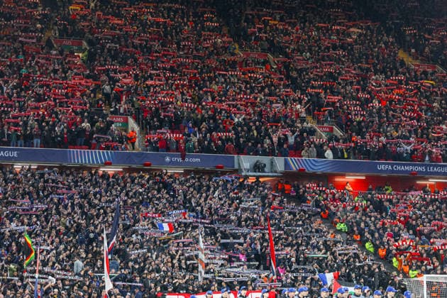 Football - UEFA Champions League - Quarter-Final - 2nd Leg - Liverpool FC v Paris Saint-Germain FC LIVERPOOL, ENGLAND - Tuesday, April 14, 2026: Liverpool supporters sing You ll Never Walk Alone before the UEFA Champions League Quarter-Final 2nd Leg match between Liverpool FC and Paris Saint-Germain FC at Anfield. (Photo by David Rawcliffe Propaganda) LIVERPOOL Anfield MERSEYSIDE ENGLAND  Copyright: xDavidxRawcliffex P2026-04-14-Liverpool_PSG-32