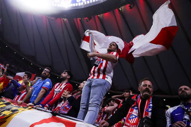 Atletico de Madrid vs. FC Barcelona, Barca on the 2025 26 UEFA Champions League Quarter-Final Second Leg match UEFA champions league - Atletico de Madrid vs FC Barcelona, MADRID,SPAIN, 14 April: Fans of Atletico de Madrid during the UEFA Champions League 2025 26 Quarter-Final second Leg match between Atletico de Madrid and FC Barcelona at Riyadh Air Metropolitano Stadium. Madrid Madrid Spain Copyright: xALEJANDROxMATIASx