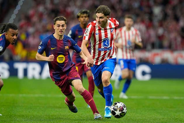 ATLETICO DE MADRID v FC Barcelona, Barca CHAMPIONS LEAGUE 2025 2026. QUARTER-FINALS 2ND LEG MATCH. Atletico de Madrid s Julian Alvarez (r) and FC Barcelona s Gavi during Champions League 2025 2026, Quarter-finals 2nd leg match. April 14 ,2026. (ALTERPHOTOS Acero) MadridSpain  Copyright: xAcerox