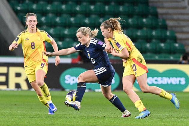 Scotland Women v Belgium Women FIFA Women s World Cup 2027 Qualifier Erin Cuthbert of Scotland Women and Jarne Teulings of Belgium Women during the FIFA Women s World Cup 2027 Qualifier Group H match at Easter Road, Edinburgh 14 04 2026 UK Newspapers OUT Copyright: xJamiexJohnstonx FIL-23286-0106