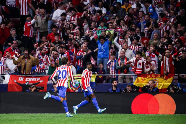 Atletico de Madrid vs. FC Barcelona, Barca on the 2025 26 UEFA Champions League Quarter-Final Second Leg match UEFA champions league - Atletico de Madrid vs FC Barcelona, MADRID, SPAIN, 14 April: Ademola Lookman celebrates his goal during the UEFA Champions League 2025 26 Quarter-Final second Leg match between Atletico de Madrid and FC Barcelona at Riyadh Air Metropolitano Stadium. Madrid Madrid Spain Copyright: xAlejandroxMatiasx