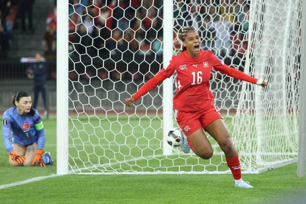 Frauen Schweiz - Tuerkei Torjubel Aurelie Csillag (Schweiz) 14.04.2026 Stadion Letzigrund Zuerich, SCHWEIZ, Saison 2025 2026 Frauen Fussball Nationalmannschaft WM Qualifikation Schweiz - Tuerkei Torjubel Aurelie Csillag (Schweiz) beim Treffer zum 1:0