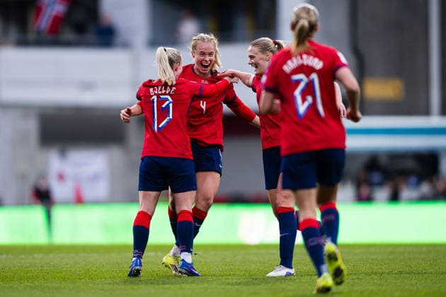 260414 Julie Blakstad of Norway celebrates after scoring 2-0 during the FIFA Women s World Cup Qualifier football match between Norway and Slovenia on April 14, 2026 in Lillestrom. Photo: Marius Simensen BILDBYRAN COP 238 VG0919 bbeng dam FIFA World Cup, WM, Weltmeisterschaft, Fussball qualifiers football fotball fotboll jubel landskamp norge norway slovenia slovenien soccer vm kvalik vm-kvalifisering kvinner Copyright: MARIUSxSIMENSEN BB260414BB947