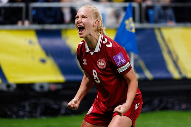 260414 Sofie Bredgaard of Denmark celebrates after the 1-2 goal during the FIFA Women s World Cup Qualifier football match between Sweden and Denmark on April 14, 2026 in Gothenburg. Photo: Michael Erichsen BILDBYRAN COP 89 CS0928 bbeng dam danmark denmark fifa womens world cup qualifier football fotball fotboll kval kvinner qualifier soccer sverige sweden vm-kval women jubel Copyright: MICHAELxERICHSEN BB260414MI084
