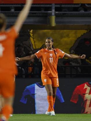 BREDA - Esmee Brugts of the Netherlands celebrates the 2-1 during the World Cup qualifying match between the Netherlands (women) and France (women) at the Rat Verlegh Stadium on April 14, 2026 in Breda, the Netherlands. MAURICE VAN STEEN ANP FIFA Women s World Cup 2027 Qualifier 2025-2026 xVIxANPxSportx xMauricexvanxSteenxIVx 555805754 originalFilename: 555805754.jpg