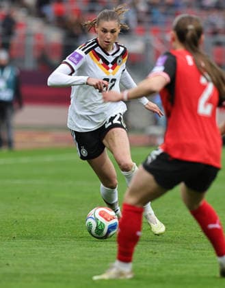 14.04.2026 - Fussball Frauenfussball - Länderspiel - WM-Qualifikationsspiel Qualikfikation Qualifikationsspiel zur Weltmeisterschaft 2027 - Deutschland gg Österreich - Sportfoto Zink DaMa - xdaxmax - Jule Brand (22, Deutschland ) Chiara Anna D Angelo D Angelo (2, Österreich )