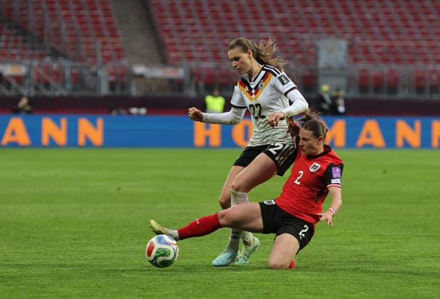 14.04.2026 - Fussball Frauenfussball - Länderspiel - WM-Qualifikationsspiel Qualikfikation Qualifikationsspiel zur Weltmeisterschaft 2027 - Deutschland gg Österreich - Sportfoto Zink DaMa - xdaxmax - Jule Brand (22, Deutschland ) Chiara Anna D Angelo D Angelo (2, Österreich )