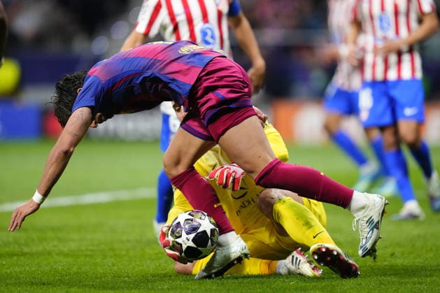 Atletico Madrid v FC Barcelona, Barca - UEFA Champions League Quarter-Final Second Leg MADRID, SPAIN - APRIL 14: Juan Musso goalkeeper of Atletico de Madrid and Argentina and Ferran Torres left winger of Barcelona and Spain compete for the ball during the UEFA Champions League 2025 26 Quarter-Final Second Leg match between Club Atlético de Madrid and FC Barcelona at Estadio Riyadh Air Metropolitano on April 14, 2026 in Madrid, Spain. Jose Hernandez Anadolu Madrid Spain. Editorial use only. Please get in touch for any other usage.  Copyright: x2026xAnadoluxJosexHernandezx