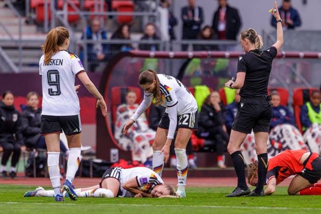 Nürnberg, Deutschland 14. März 2026: Frauen - WM Qualifikation - Deutschland gegen Österreich Im Bild: Giulia Gwinn (GER) mit Schmerzen am Boden DFB regulations prohibit any use of photographs as image sequences and or quasi-video Max-Morlock-Stadion Bayern Copyright: xFotostandx xSchäferx