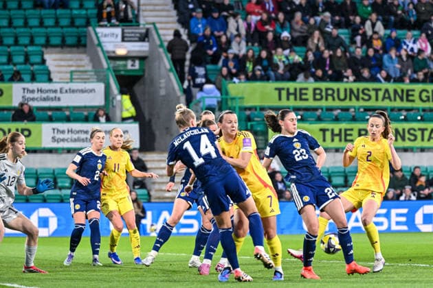 SOCCER WOMEN UEFA QUALIFIERS B4 MD3 SCOTLAND VS BELGIUM Sari Kees (2) of Belgium scores 0-1 and Belgium celebrate during a women football game between the national teams of Scotland and Belgium , called the Red Flames , on the third match day in League B Group B4 in the league stage of the 2026-27 UEFA Women s European Qualifiers competition , on Tuesday 14 April 2026 in Edinburgh , Scotland . PHOTO SPORTPIX Stijn Audooren Edinburgh Easter Road Stadium Scotland  Copyright: xSportpix.bex xStijnxAudoorenxStijnxAudoorenx