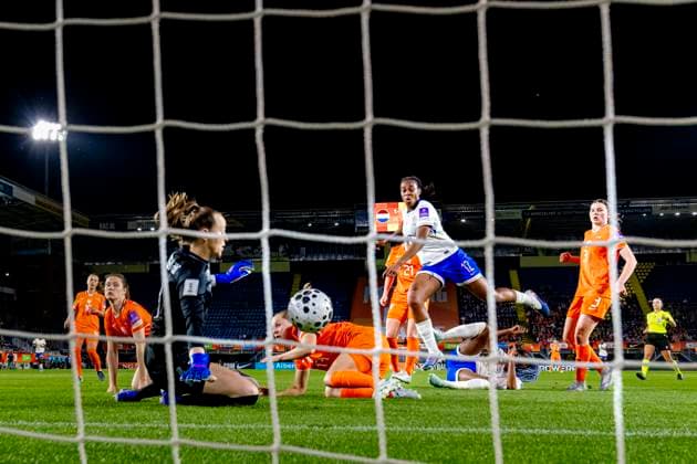 BREDA - Netherlands goalkeeper Daphne van Domselaar saves the day during the European qualifying match between the Netherlands and France at Rat Verlegh Stadium on April 14 in Breda, the Netherlands. (Photo by DeFodi Images) -