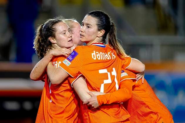 BREDA - Netherlands player Damaris Egurrola celebrates the victory over France during the European qualifying match between the Netherlands and France at Rat Verlegh Stadium on April 14 in Breda, the Netherlands. (Photo by DeFodi Images) -