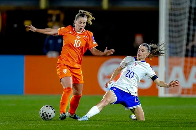 BREDA - Netherlands player Victoria Pelova, France player Anaele Le Moguedec during the European qualifying match between the Netherlands and France at Rat Verlegh Stadium on April 14 in Breda, the Netherlands. (Photo by DeFodi Images) -