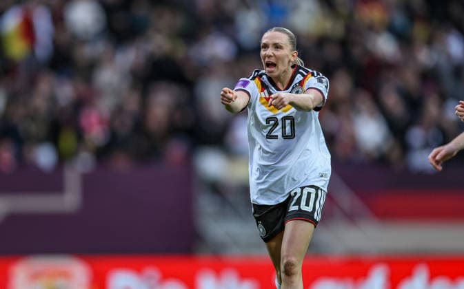 GER, Nürnberg, Deutschland vs Österreich, Länderspiel, Fussball, FIFA, Spielzeit 2026 2027, WM-Qualifikation, Max-Morlock-Stadion, 3. Spieltag im Bild: Elisa Senß (Deutschland Frauen 20), Tor, Jubel und Freude, Emotionen DFB DFL REGULATIONS PROHIBIT ANY USE OF PHOTOGRAPHS AS IMAGE SEQUENCES AND OR QUASI-VIDEO, 14.04.2026 Copyright: HMBxMedia HendrikxHamelau