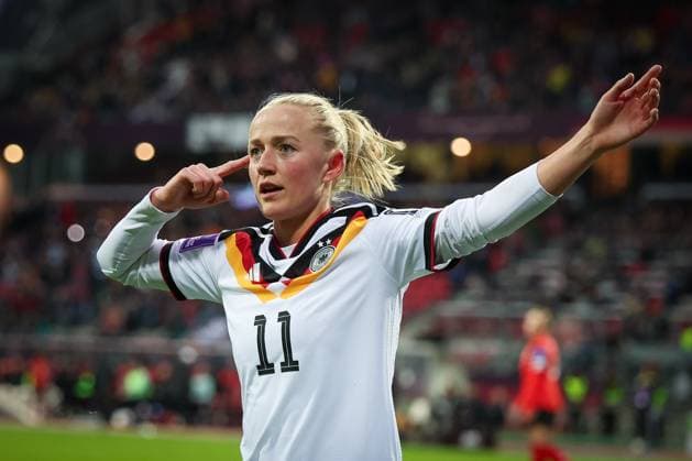 Lea Schueller 11 (Deutschland) jubelt nach ihrem Treffer zum 5:1, Emotion, Freude, Deutschland vs. Oesterreich, DFB, Fussball, Frauen, Qualifikation zur Frauen-WM, Gruppenphase, Gruppe D, Spieltag 3 von 6, Saison 2025 26, 14.04.2026 Nuernberg Bayern Deutschland *** Lea Schueller 11 Germany celebrates after her goal for 5 1, Emotion, Joy, Germany vs Austria, DFB, Football, Women, Womens World Cup Qualification, Group stage, Group D, Matchday 3 of 6, Season 2025 26, 14 04 2026 Nuremberg Bavaria Germany Copyright: xkolbert-press MartinxAgüerax