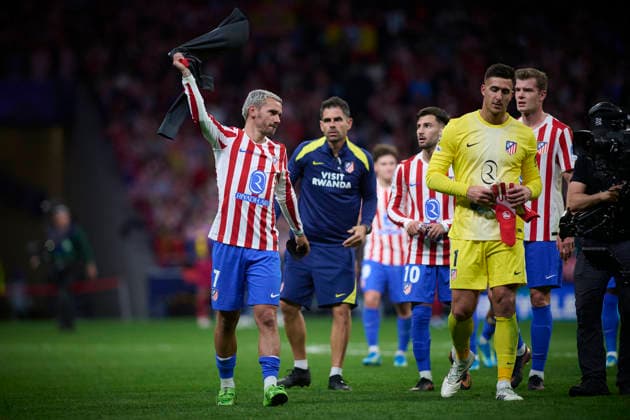 Atletico de Madrid v FC Barcelona, Barca - UEFA Champions League 2025 2026 - Quarter-final, 2nd leg Atletico de Madrid s Antoine Griezmann (l) and Juan Musso celebrate the victory in the Champions League 2025 2026, quarter-finals, April 14 ,2026. (ALTERPHOTOS Ropero) MadridSpain  Copyright: xRoperox