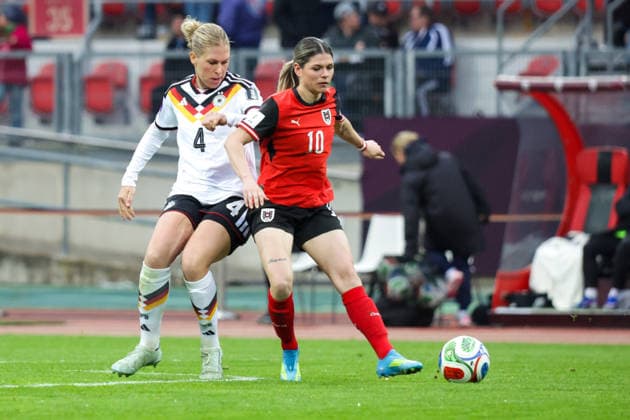 14.04.2026, xgrfx, Fussball WM Qualifikation Frauen , Deutschland - Österreich v.l. Rebecca Knaak (Deutsche Frauennationalmannschaft), Eileen Campbell (Österreich) (DFL DFB REGULATIONS PROHIBIT ANY USE OF PHOTOGRAPHS as IMAGE SEQUENCES and or QUASI-VIDEO) Nürnberg