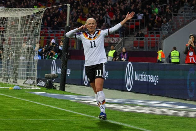 Nürnberg, Deutschland 14. April 2026: WM-Qualifikationsspiel - Deutschland vs. Österreich Im Bild: Torschützin Lea Schüller Schueller (Deutschland) macht das Tor zum 5:1 für Deutschland und jubelt Copyright: HMBxMedia MadeleinexFantini