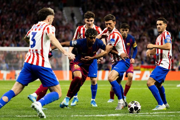 April 14, 2026, Barcelona, Barcelona, Spain: Lamine Yamal (L) of FC Barcelona, Barca challenges for the ball with Clement Lenglet (R) of FC Barcelona during the UEFA Champions League Quarter Final second leg match between Atletico de Madrid and FC Barcelona at Riyadh Air Metropolitano on April 14, 2026 in Madrid, Spain. Barcelona Spain - ZUMAs316 20260414_znp_s316_066 Copyright: xMartixSeguraxRamonedax
