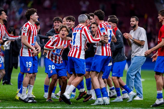 Atletico de Madrid v FC Barcelona, Barca - UEFA Champions League 2025 26 Quarter-Final Second Leg MADRID, SPAIN - APRIL 14: Players of Atletico de Madrid (from L to R) Julian Alvarez, Giuliano Simeone, Antoine Griezmann, Matteo Ruggeri celebrate with his teammates after winning the UEFA Champions League 2025 26 Quarter-Final Second Leg match between Atletico de Madrid and FC Barcelona at Estadio Riyadh Air Metropolitano on April 14, 2026 in Madrid, Spain. Madrid Estadio Riyadh Air Metropolitano Madrid Spain Copyright: xAlbertoxGardinx AGardin_20260414_Foot_Champ_Atl_Mad_Bar_110