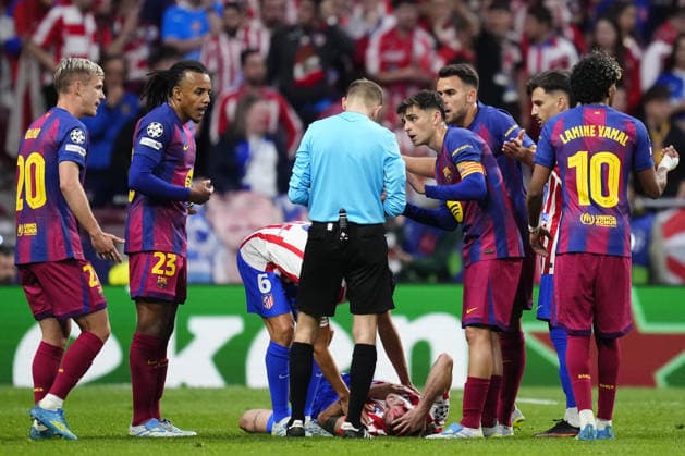 Atletico Madrid v FC Barcelona, Barca - UEFA Champions League MADRID, SPAIN - APRIL 14: (EDITORS NOTE: Image depicts death and graphic content) Matteo Ruggeri left-back of Atletico de Madrid and Italy lies injured on the pitch during the UEFA Champions League 2025 26 Quarter-Final Second Leg match between Club Atlético de Madrid and FC Barcelona at Estadio Riyadh Air Metropolitano on April 14, 2026 in Madrid, Spain. Jose Hernandez Anadolu Madrid Spain. Editorial use only. Please get in touch for any other usage.  Copyright: x2026xAnadoluxJosexHernandezx