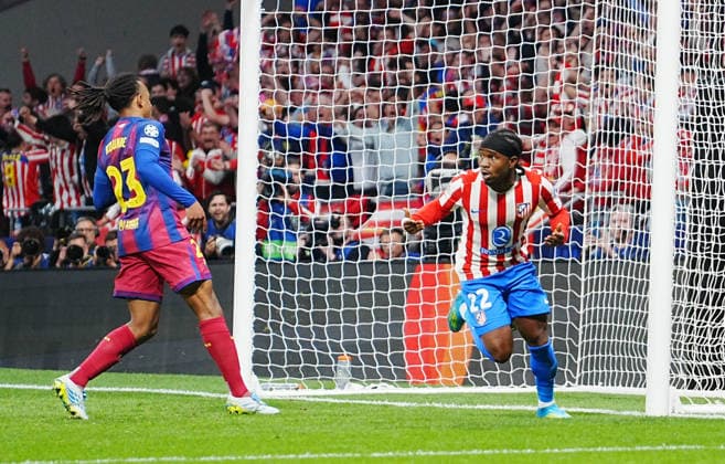 April 14, 2026, Madrid, Bretagne, spain: Co lebration Goal 22 Ademola Lookman of Atletico Madrid During the UEFA Champions League quarter-final retour football match between Atletico Madrid and FC Barcelone, on April 14, 2026 at the Riyadh Air Metropolitano in Spain - Photo: Madrid spain - ZUMAl193 20260414_zsp_l193_004 Copyright: xLaurentxLairysx