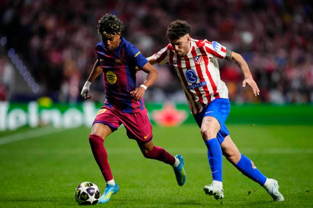 Atletico de Madrid v FC Barcelona, Barca - UEFA Champions League 2025 26 Quarter-Final Second Leg Lamine Yamal right winger of Barcelona and Spain and Matteo Ruggeri left-back of Atletico de Madrid and Italy compete for the ball during the UEFA Champions League 2025 26 Quarter-Final Second Leg match between Club AtlÃ tico de Madrid and FC Barcelona at Estadio Riyadh Air Metropolitano on April 14, 2026 in Madrid, Spain. Madrid Spain  Copyright: xJosexBretonx originalFilename:bretonhernandez-atletico260414_npS64.jpg