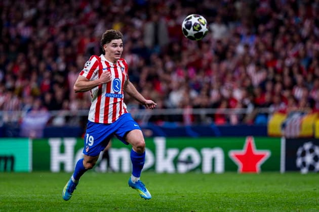 Atletico de Madrid v FC Barcelona, Barca - UEFA Champions League 2025 26 Quarter-Final Second Leg MADRID, SPAIN - APRIL 14: Julian Alvarez of Atletico de Madrid is in action with the ball during the UEFA Champions League 2025 26 Quarter-Final Second Leg match between Atletico de Madrid and FC Barcelona at Estadio Riyadh Air Metropolitano on April 14, 2026 in Madrid, Spain. (Photo by Alberto Gardin Eurasia Images Getty Images) Madrid Estadio Riyadh Air Metropolitano Spain Copyright: xEurasiaxSportxImagesx AGardin_20260414_Foot_Champ_Atl_Mad_Bar_192