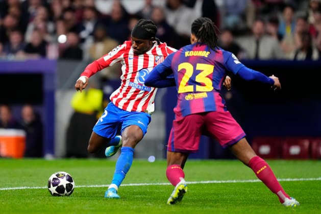 Atletico de Madrid v FC Barcelona, Barca - UEFA Champions League 2025 26 Quarter-Final Second Leg Ademola Lookman second striker of Atletico de Madrid and Nigeria and Jules Kounde centre-back of Barcelona and France compete for the ball during the UEFA Champions League 2025 26 Quarter-Final Second Leg match between Club AtlÃ tico de Madrid and FC Barcelona at Estadio Riyadh Air Metropolitano on April 14, 2026 in Madrid, Spain. Madrid Spain  Copyright: xJosexBretonx originalFilename:bretonhernandez-atletico260414_npgle.jpg