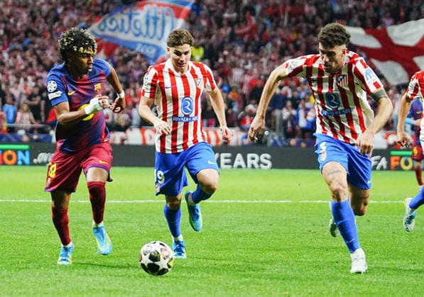 April 14, 2026, Madrid, Bretagne, spain: 10 Lamine YamaL of FC Barcelone and 3 Matteo Ruggeri ,19 JulioÂ¡n oÂlvarez of Atletico Madrid During the UEFA Champions League quarter-final retour football match between Atletico Madrid and FC Barcelone, on April 14, 2026 at the Riyadh Air Metropolitano in Spain - Photo: FOOTBALL - 1 4 FINALE CHAMPION LEAGUE - ATLETICO MADRID - FC BARCELONE - 14 04 2026  - ZUMAl193 20260414_zsp_l193_052 Copyright: xLaurentxLairysx