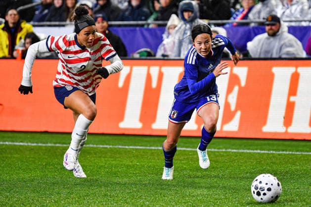 April 14, 2026: United States Women s national team, Nationalteam Forward Emma Sears (2) and Japan National Team defender Hikaru Kitagawa (13) race for the ball during the US Womens National Team friendly match vs Japan. Japan defeated the US 1-0. CSM US Womens Soccer 2026: APR 14 Japan At USA  - ZUMAc04_ 20260414_zma_c04_126 Copyright: xStevexFaberx