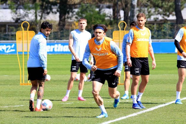 DEU, DFL, 2. FBL, Hertha BSC , Training 15.04.2026, Berliner Olympiastadion, Berlin, DEU, DFL, 2. FBL, Hertha BSC , Training im Bild Fabian Reese (Hertha BSC Berlin 11), Hertha-Spielerkreis DFL - regulations prohibit any use of Photographs as image sequences and or quasi-video