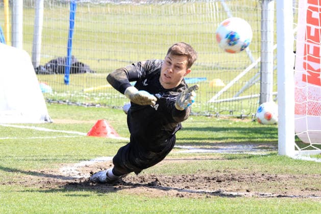 DEU, DFL, 2. FBL, Hertha BSC , Training 15.04.2026, Berliner Olympiastadion, Berlin, DEU, DFL, 2. FBL, Hertha BSC , Training im Bild Tjark Ernst (Hertha BSC Berlin 1) DFL - regulations prohibit any use of Photographs as image sequences and or quasi-video