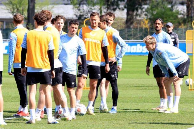 DEU, DFL, 2. FBL, Hertha BSC , Training 15.04.2026, Berliner Olympiastadion, Berlin, DEU, DFL, 2. FBL, Hertha BSC , Training im Bild Hertha-Spielerkreis, Diego Demme (Hertha BSC Berlin 6), DFL - regulations prohibit any use of Photographs as image sequences and or quasi-video