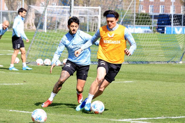 DEU, DFL, 2. FBL, Hertha BSC , Training 15.04.2026, Berliner Olympiastadion, Berlin, DEU, DFL, 2. FBL, Hertha BSC , Training im Bild Fabian Reese (Hertha BSC Berlin 11), Kevin Sessa (Hertha BSC Berlin 8) DFL - regulations prohibit any use of Photographs as image sequences and or quasi-video