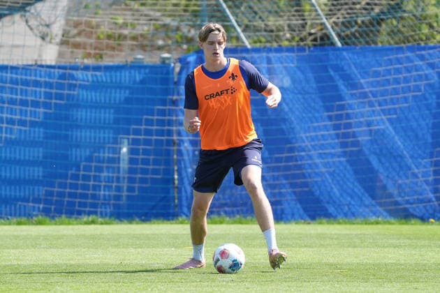 Grayson Dettoni (SV Darmstadt 98) - 15.04.2026 2. Bundesliga, Saison 25 26: SV Darmstadt 98 Training, Stadion am Boellenfalltor, emonline, emspor,