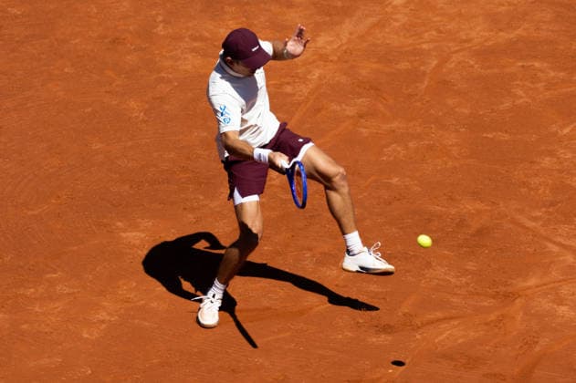 April 15, 2026, Barcelona, Barcelona, Spain: Alex De Minaur in action during the round of 16 match of the Barcelona Open Banc Sabadell ATP, Tennis Herren 500 tennis tournament at Real Club de Tenis Barcelona on April 15, 2026 in Barcelona, Spain. Barcelona Open Banc Sabadell 2026 - ATP 500  - ZUMAs316 20260415_znp_s316_037 Copyright: xMartixSeguraxRamonedax