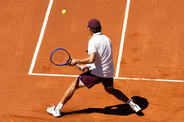 April 15, 2026, Barcelona, Barcelona, Spain: Alex De Minaur in action during the round of 16 match of the Barcelona Open Banc Sabadell ATP, Tennis Herren 500 tennis tournament at Real Club de Tenis Barcelona on April 15, 2026 in Barcelona, Spain. Barcelona Open Banc Sabadell 2026 - ATP 500  - ZUMAs316 20260415_znp_s316_088 Copyright: xMartixSeguraxRamonedax