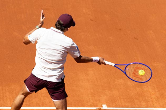 April 15, 2026, Barcelona, Barcelona, Spain: Alex De Minaur in action during the round of 16 match of the Barcelona Open Banc Sabadell ATP, Tennis Herren 500 tennis tournament at Real Club de Tenis Barcelona on April 15, 2026 in Barcelona, Spain. Barcelona Open Banc Sabadell 2026 - ATP 500  - ZUMAs316 20260415_znp_s316_089 Copyright: xMartixSeguraxRamonedax