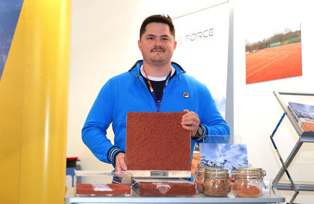 15.04.2026, Deutschland, Stuttgart, Porsche Tennis Grand Prix 2026, Tim Bücking (Platzwart)
