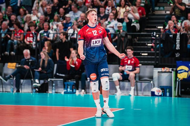 CEV Cup: SVG Lüneburg - Gas Sales Bluenergy Piacenza, 15.04.2026 Santeri Välimaa (SVG Lüneburg, 12) jubelt; CEV Volleyball Cup, Finale, Hinspiel: SVG Lüneburg vs. Gas Sales Bluenergy Piacenza am 15.04.2026 in der LKH-Arena, Lüneburg Copyright: xBEAUTIFULxSPORTS Tonhäuserx