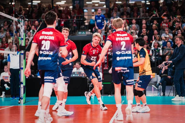 CEV Cup: SVG Lüneburg - Gas Sales Bluenergy Piacenza, 15.04.2026 Axel Enlund (SVG Lüneburg, 17) jubelt; CEV Volleyball Cup, Finale, Hinspiel: SVG Lüneburg vs. Gas Sales Bluenergy Piacenza am 15.04.2026 in der LKH-Arena, Lüneburg Copyright: xBEAUTIFULxSPORTS Tonhäuserx
